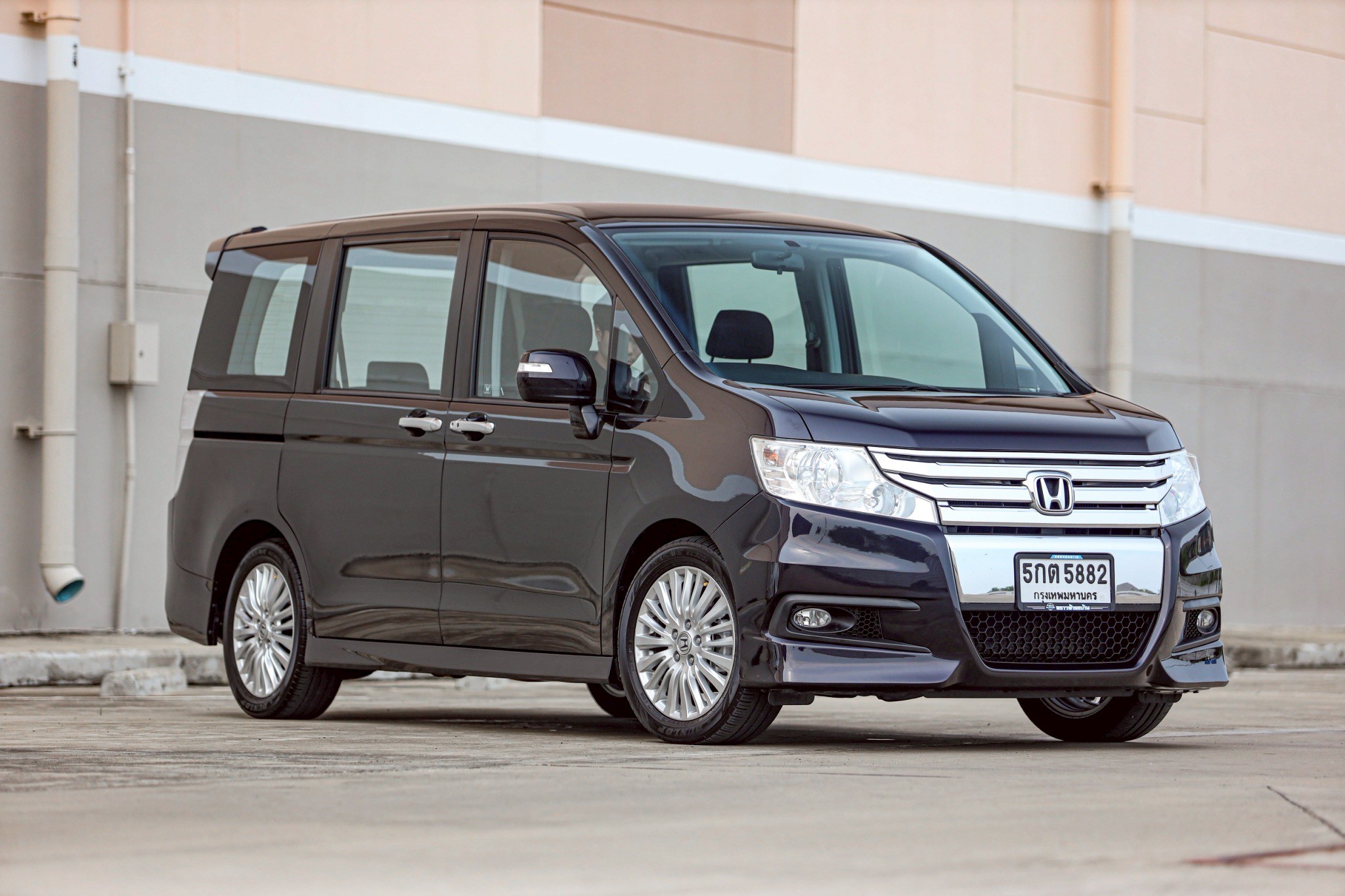Honda Stepwagon Spada 2.0 PF-รถบ้านมือสอง