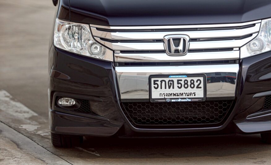 Honda Stepwagon Spada 2.0 PF-รถบ้านมือสอง