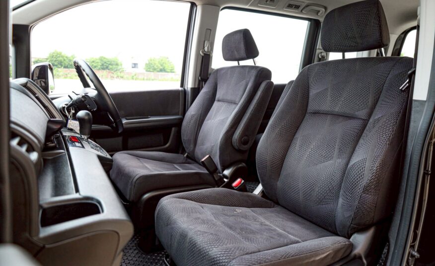 Honda Stepwagon Spada 2.0 PF-รถบ้านมือสอง
