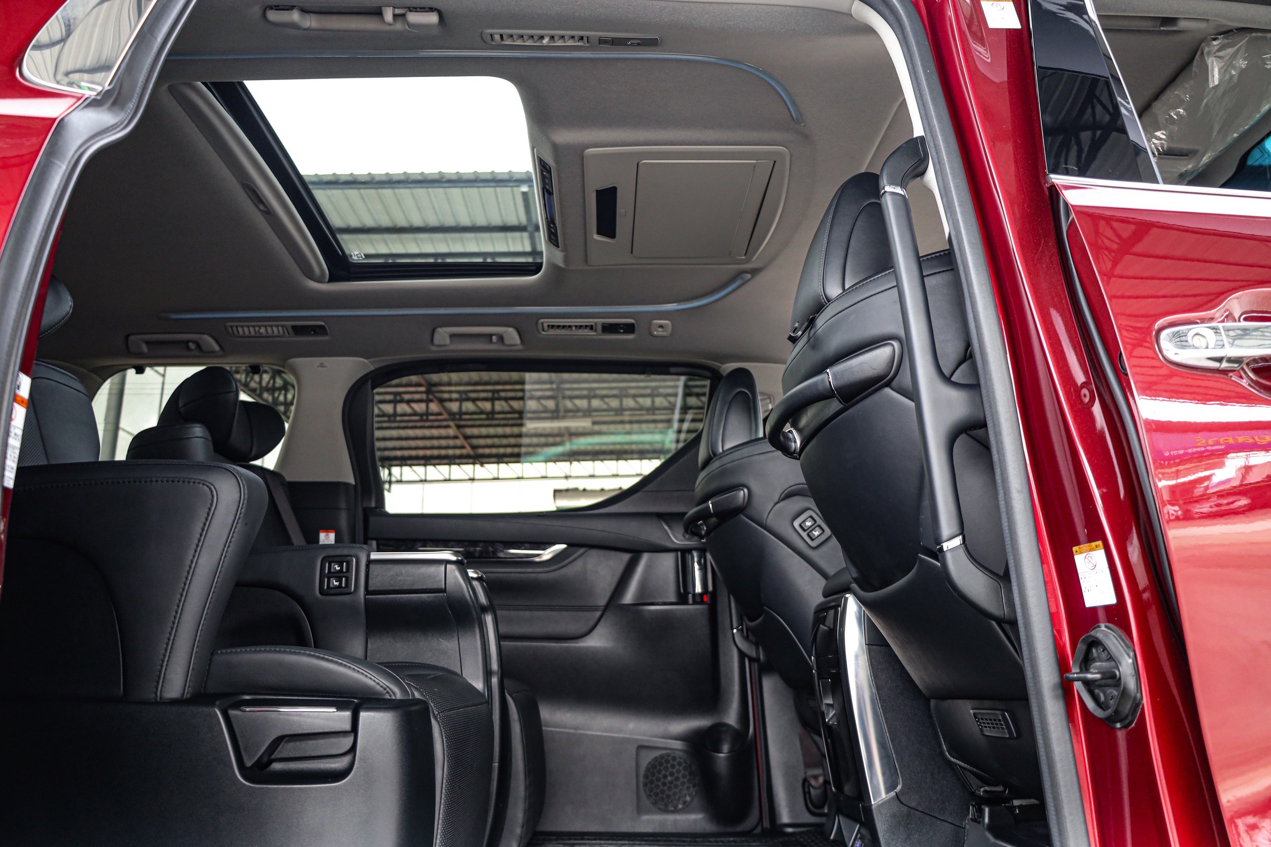 Toyota Alphard 2.5 S C-Package PF-รถบ้านมือสอง