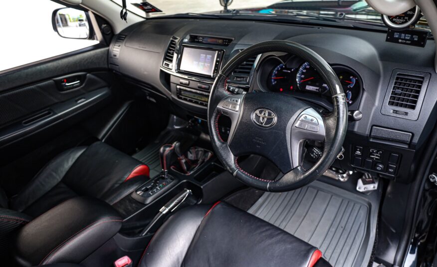 Toyota Fortuner 3.0 AT 4wd TRD PF-รถบ้านมือสอง