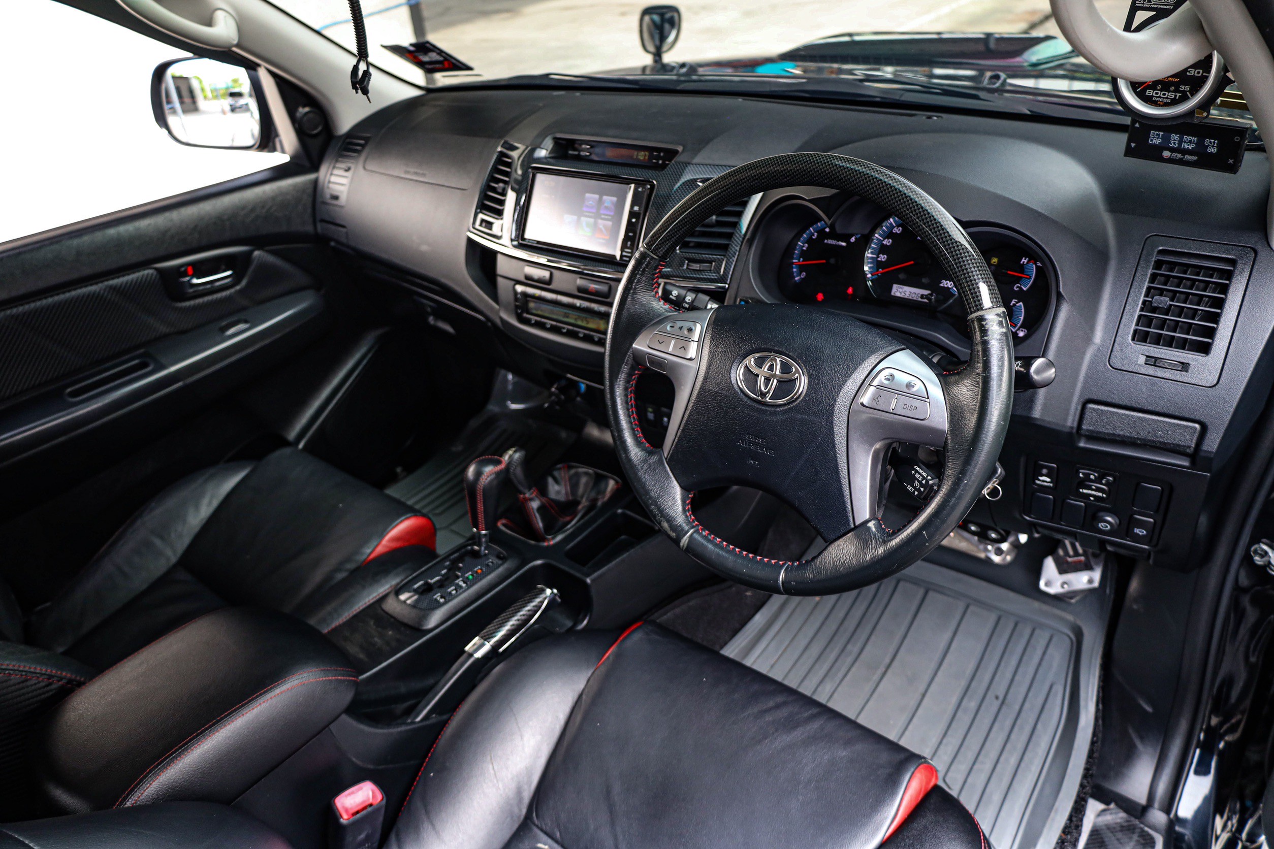 Toyota Fortuner 3.0 AT 4wd TRD PF-รถบ้านมือสอง