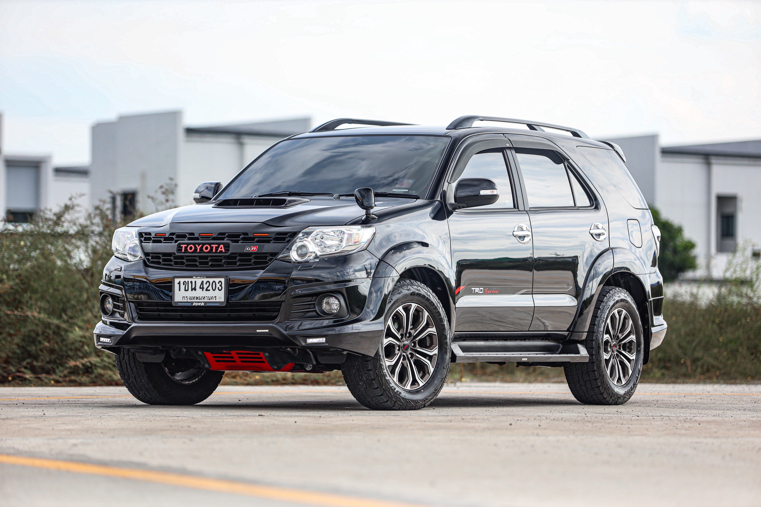 Toyota Fortuner 3.0 AT 4wd TRD PF-รถบ้านมือสอง