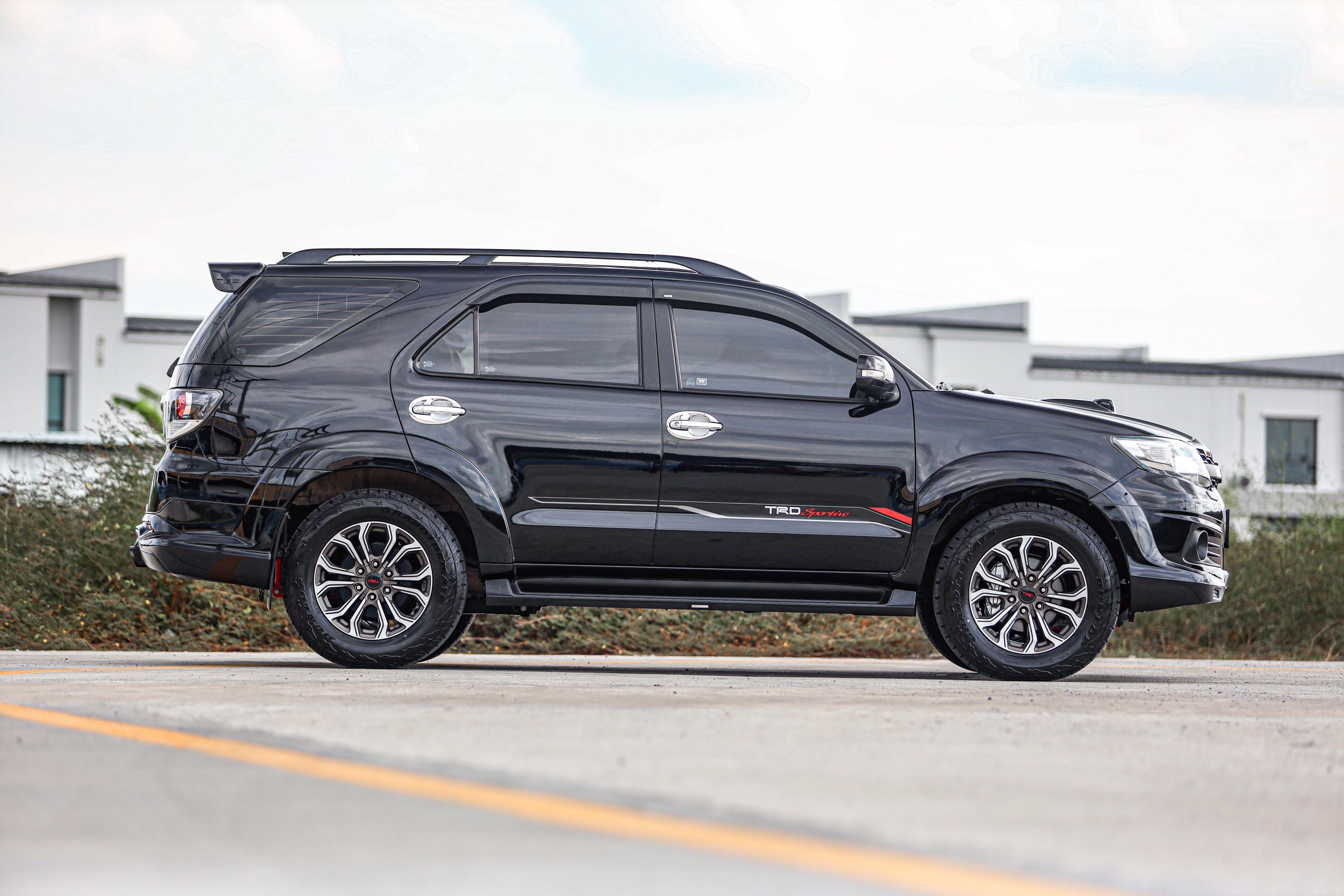 Toyota Fortuner 3.0 AT 4wd TRD PF-รถบ้านมือสอง