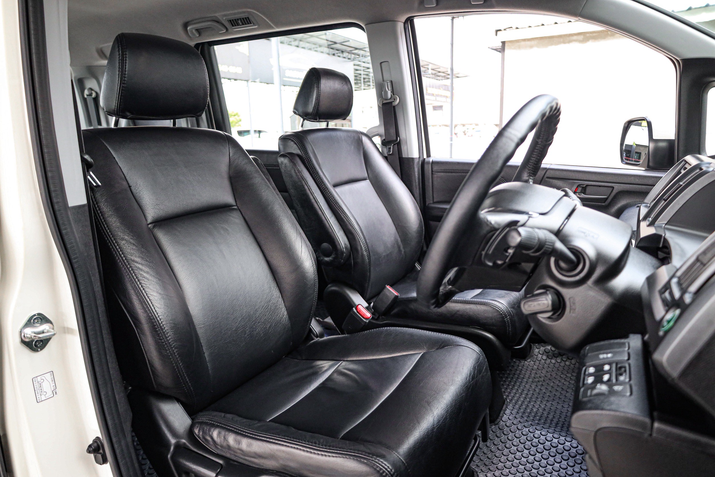 Honda Stepwagon Spada 2.0 PF-รถบ้านมือสอง