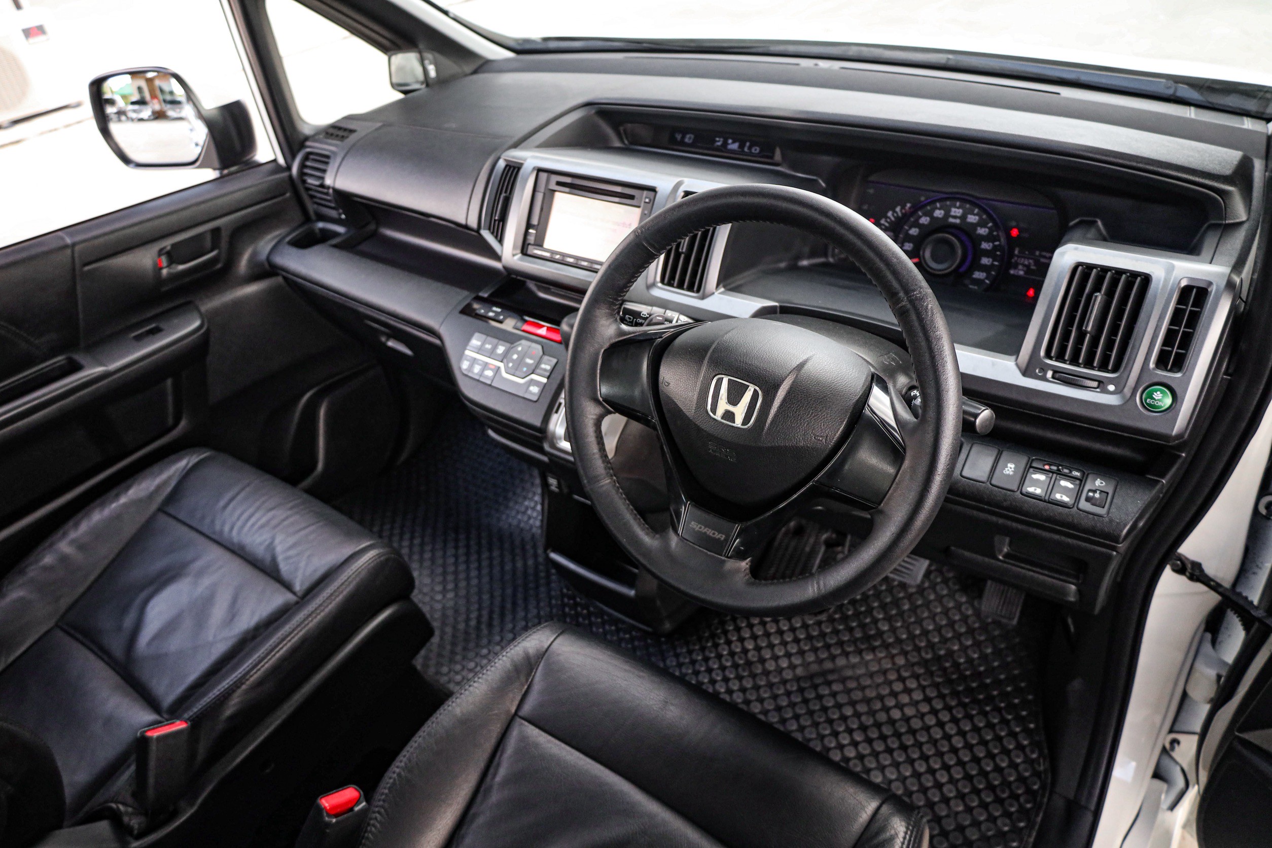 Honda Stepwagon Spada 2.0 PF-รถบ้านมือสอง