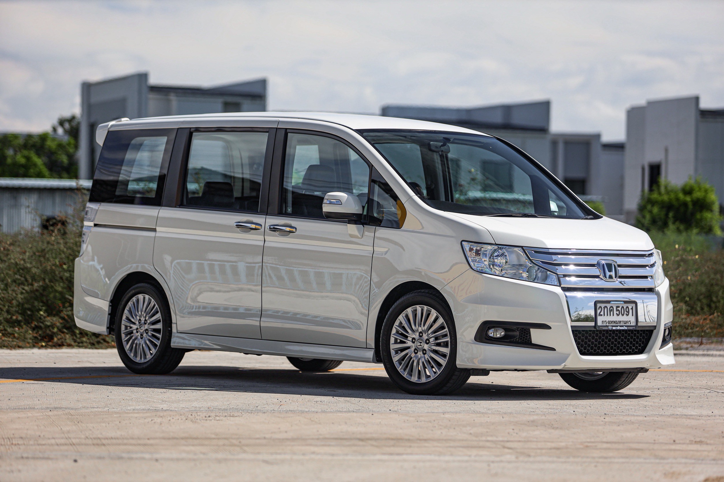 Honda Stepwagon Spada 2.0 PF-รถบ้านมือสอง