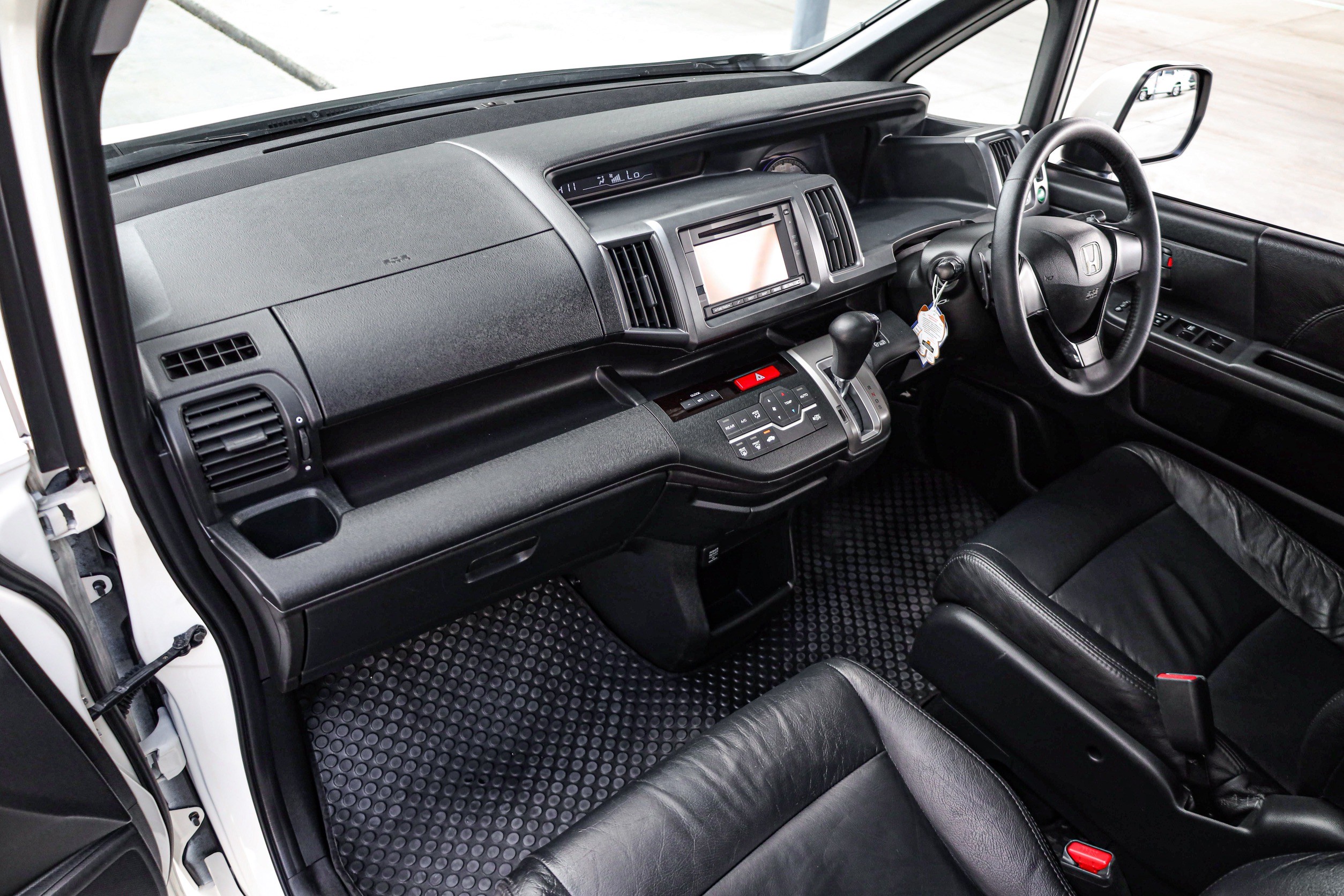 Honda Stepwagon Spada 2.0 PF-รถบ้านมือสอง