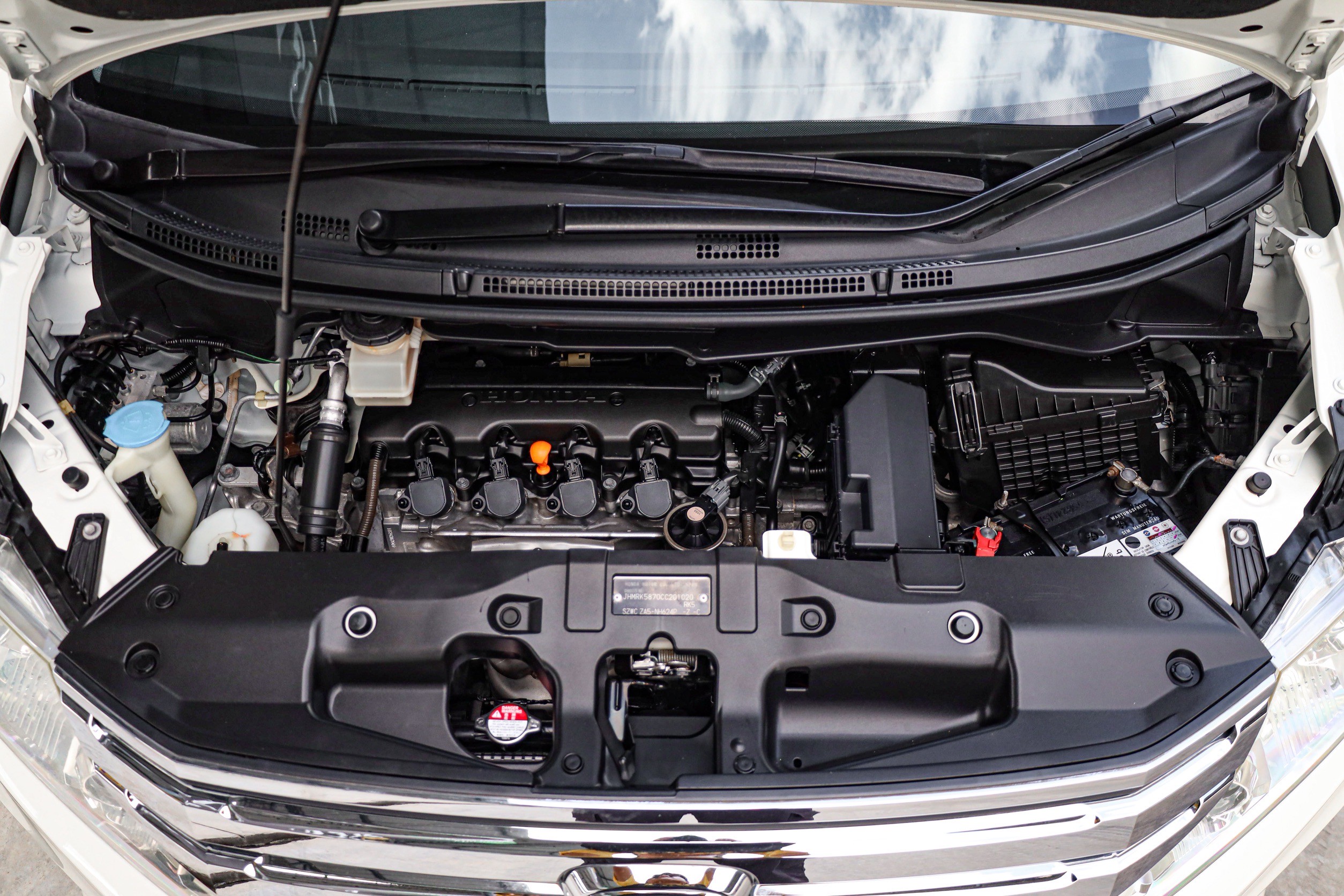 Honda Stepwagon Spada 2.0 PF-รถบ้านมือสอง