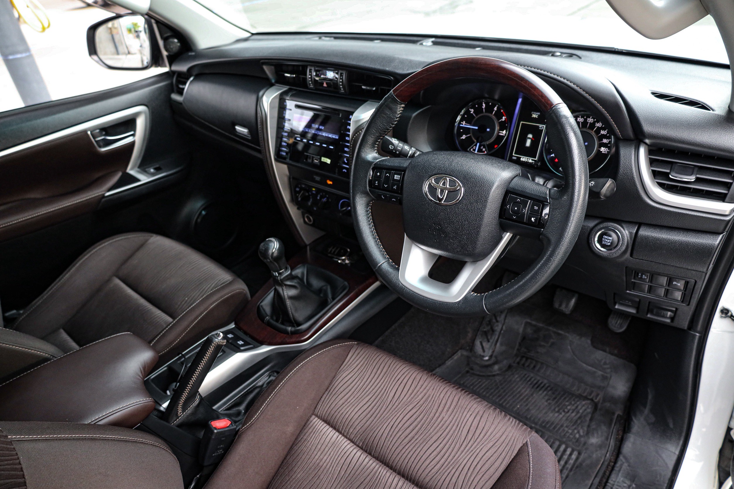 Toyota New Fortuner 2.4 G PF-รถบ้านมือสอง