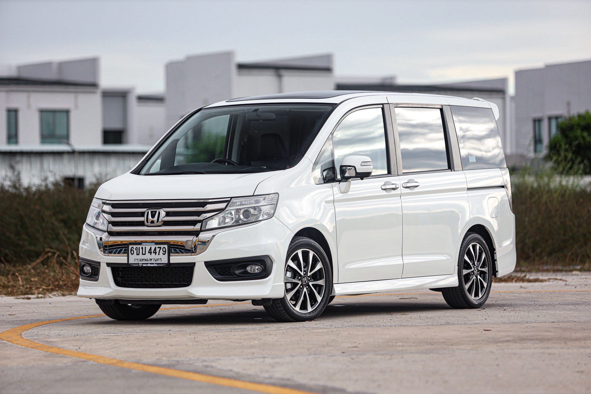 Honda Stepwagon Spada 2.0 EL PF-รถบ้านมือสอง