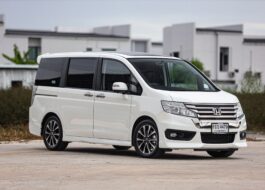 Honda Stepwagon Spada 2.0 EL PF-รถบ้านมือสอง