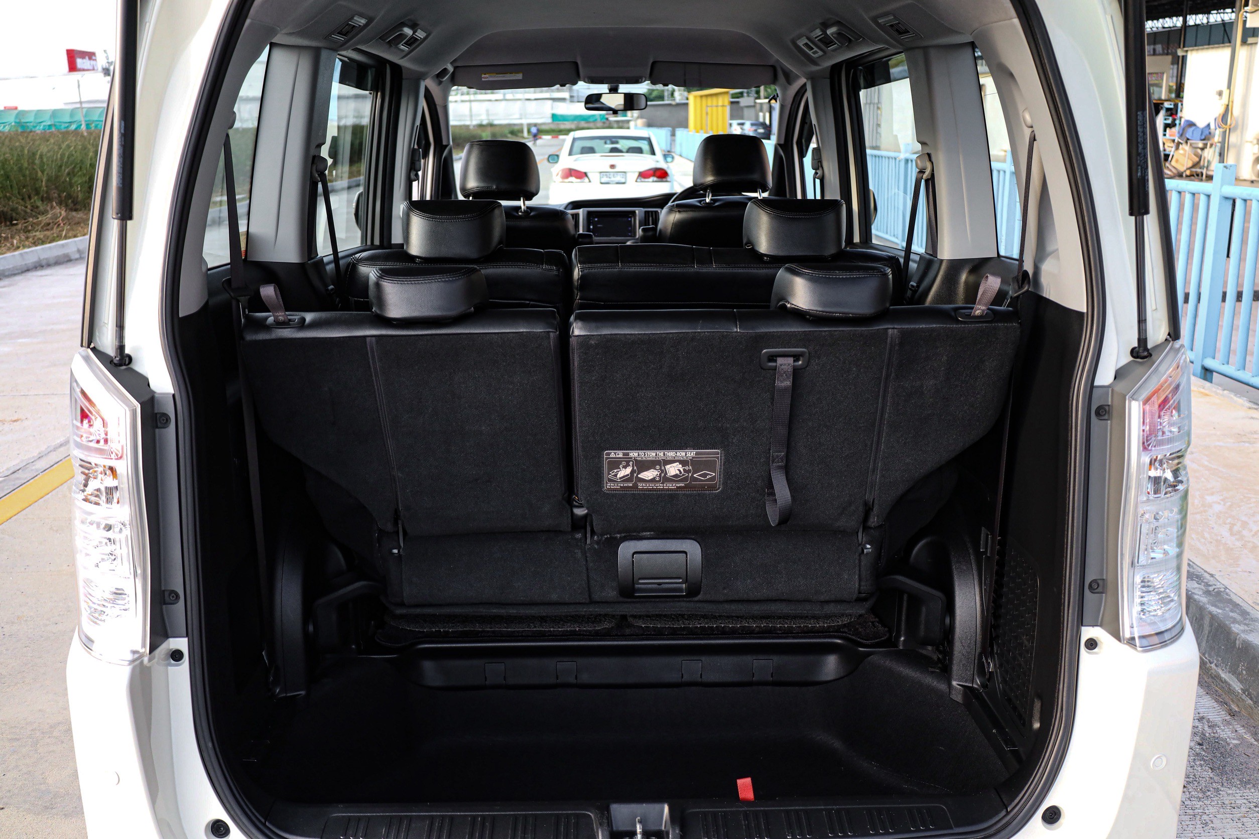Honda Stepwagon Spada 2.0 PF-รถบ้านมือสอง