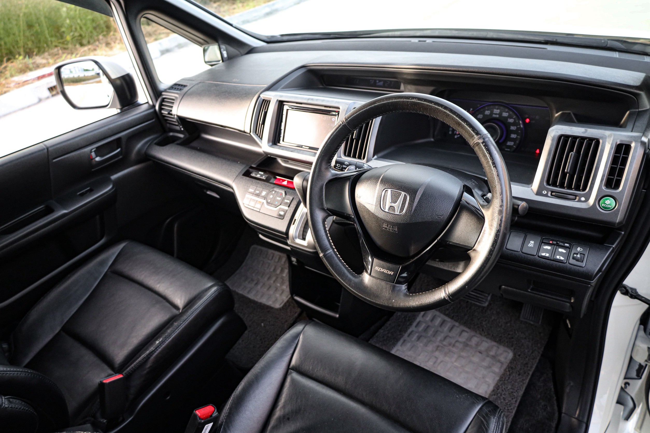 Honda Stepwagon Spada 2.0 PF-รถบ้านมือสอง