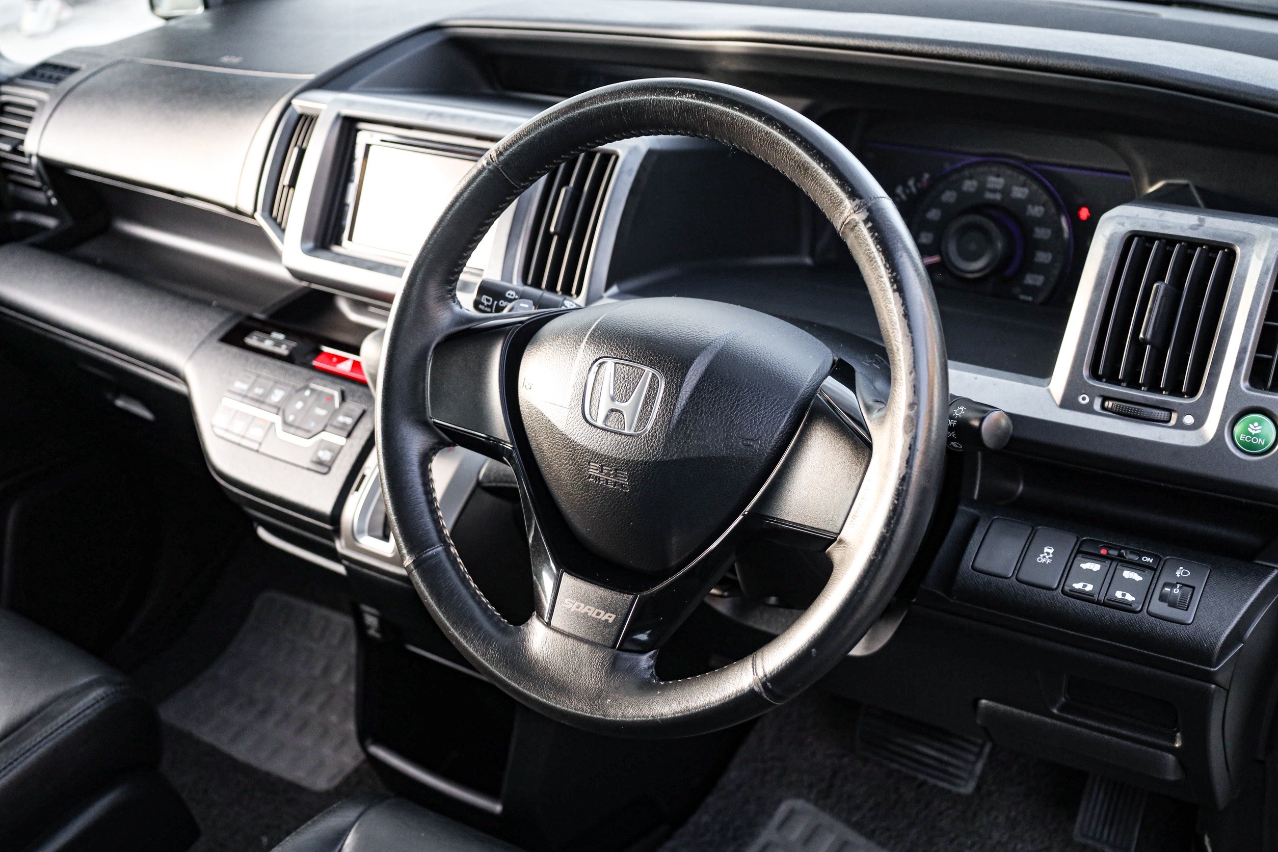 Honda Stepwagon Spada 2.0 PF-รถบ้านมือสอง
