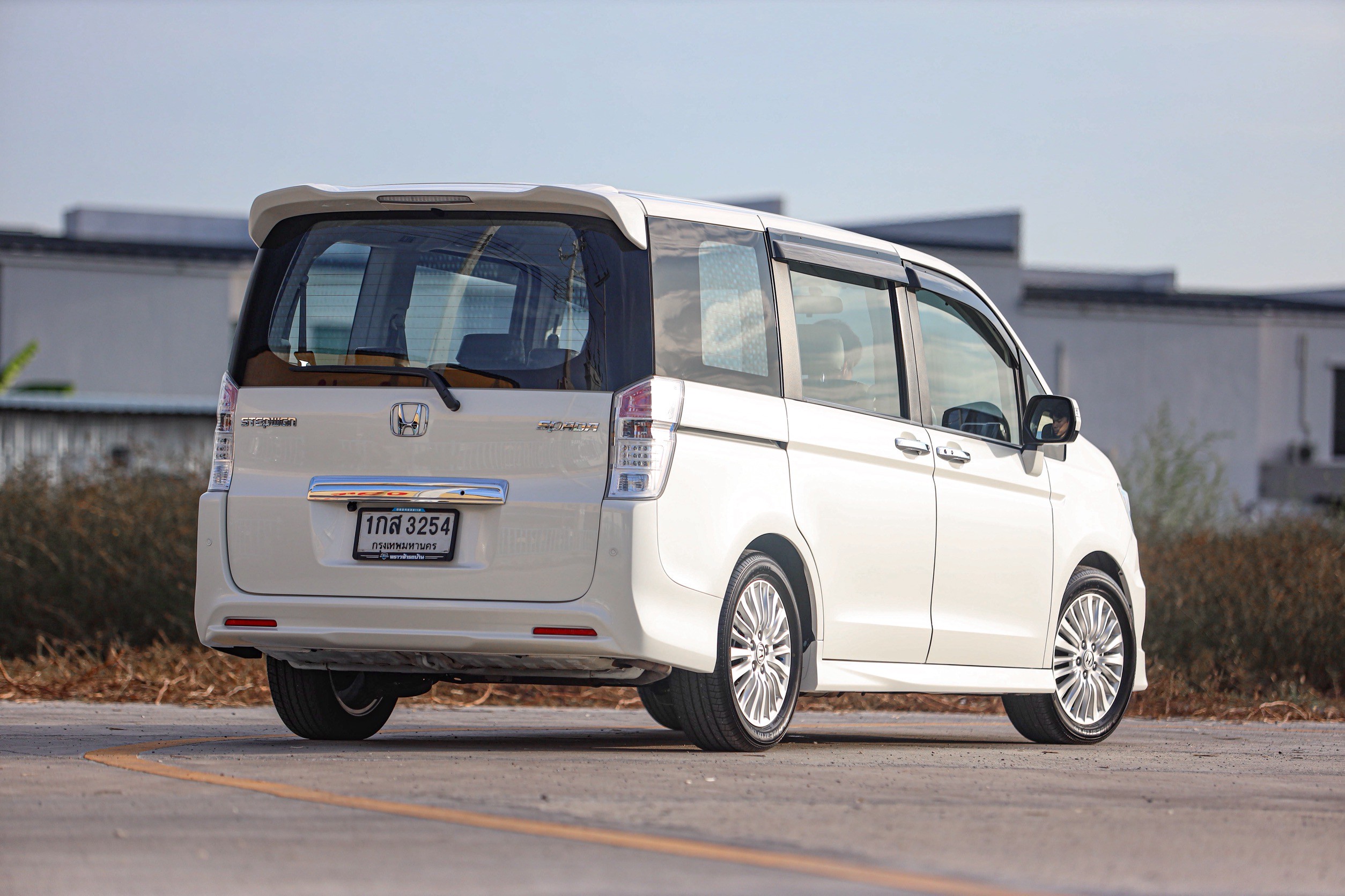 Honda Stepwagon Spada 2.0 PF-รถบ้านมือสอง