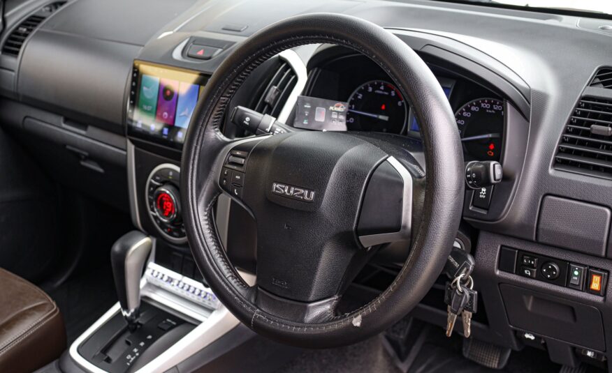 Isuzu D-max 3.0 AT 4x4 V-Croos PF-รถบ้านมือสอง