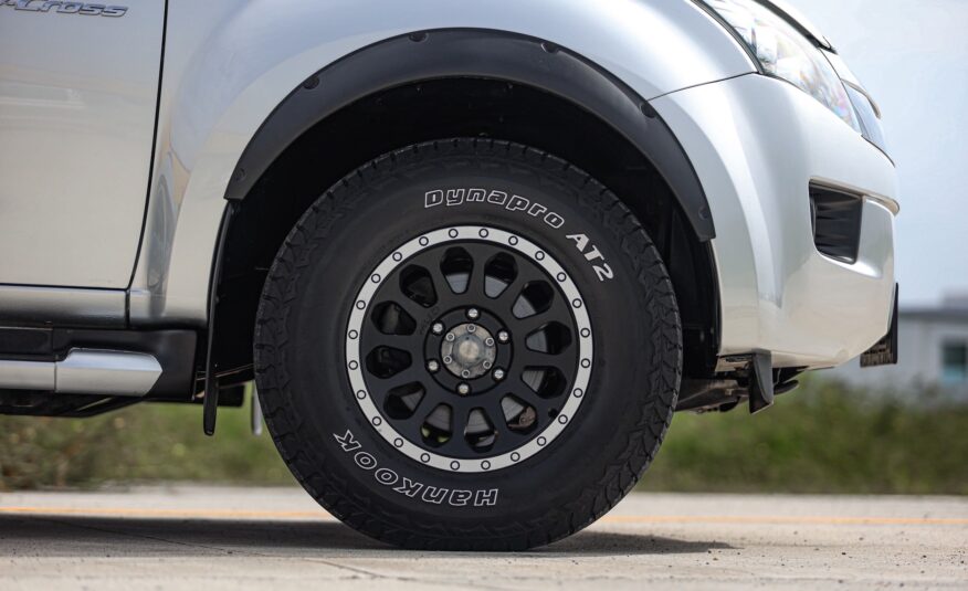 Isuzu D-max 3.0 AT 4x4 V-Croos PF-รถบ้านมือสอง