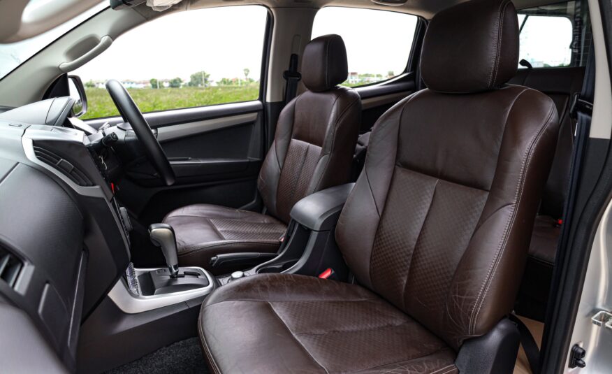 Isuzu D-max 3.0 AT 4x4 V-Croos PF-รถบ้านมือสอง