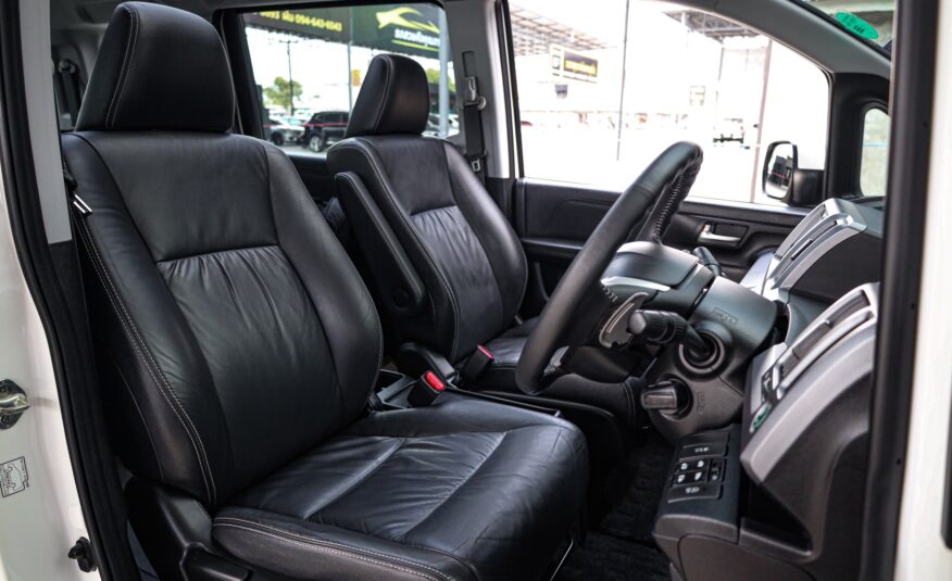 Honda Stepwagon Spada 2.0 EL PF-รถบ้านมือสอง