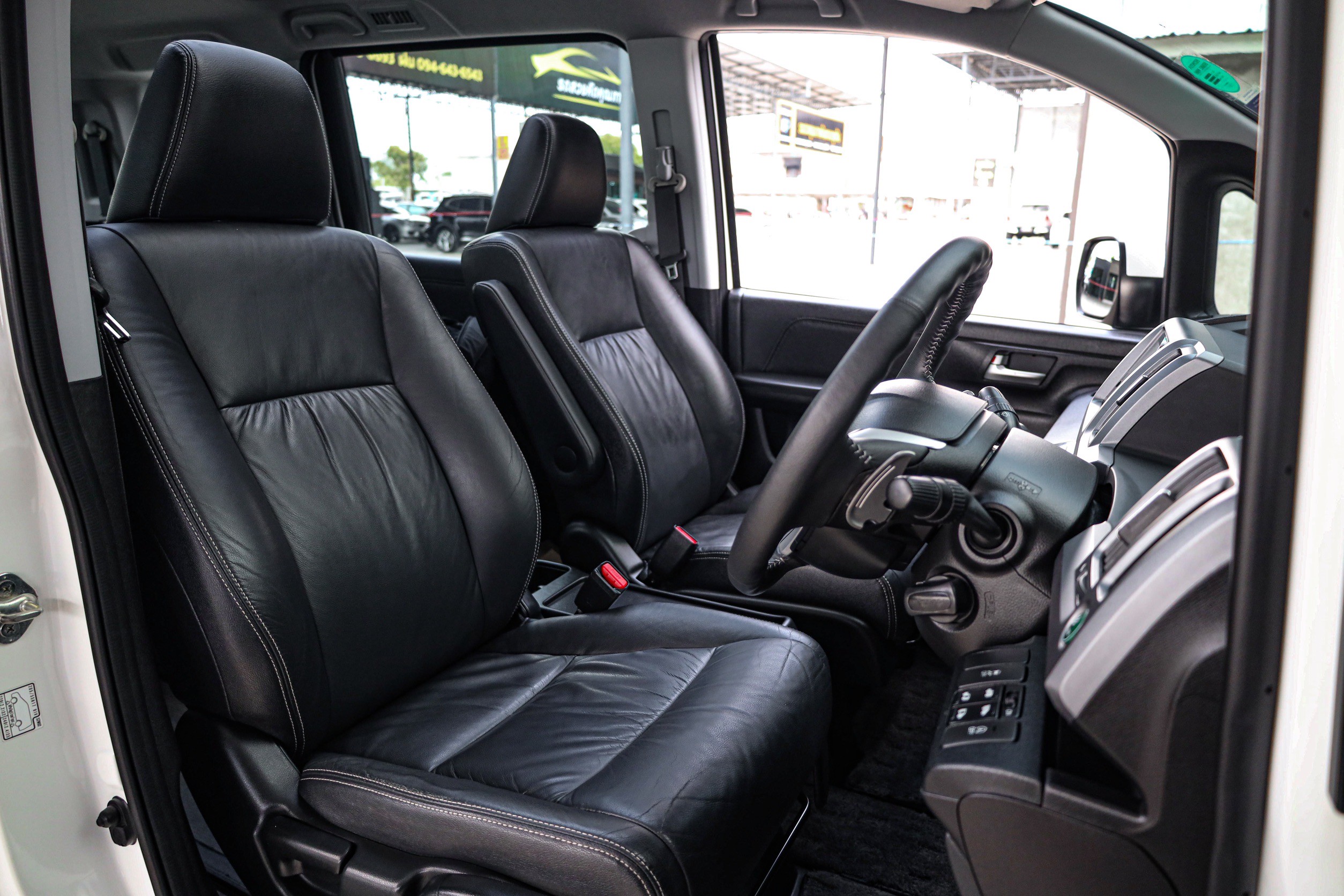 Honda Stepwagon Spada 2.0 EL PF-รถบ้านมือสอง