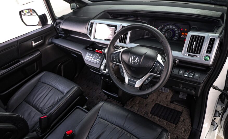 Honda Stepwagon Spada 2.0 EL PF-รถบ้านมือสอง