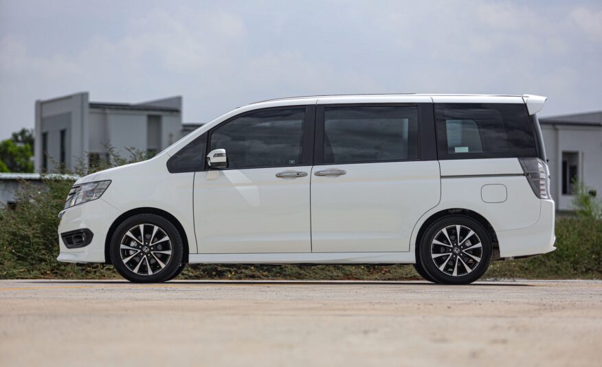 Honda Stepwagon Spada 2.0 EL PF-รถบ้านมือสอง