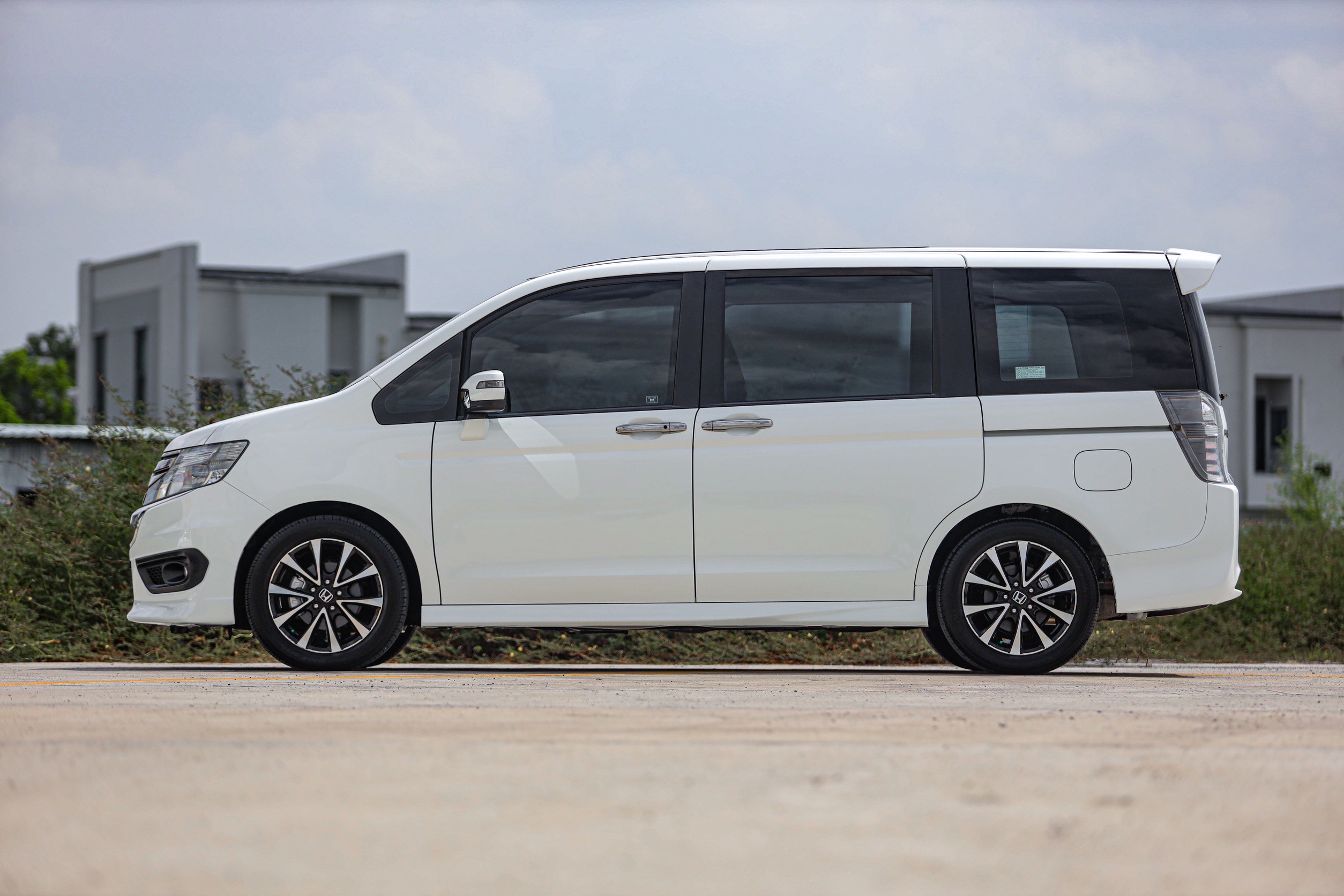 Honda Stepwagon Spada 2.0 EL PF-รถบ้านมือสอง
