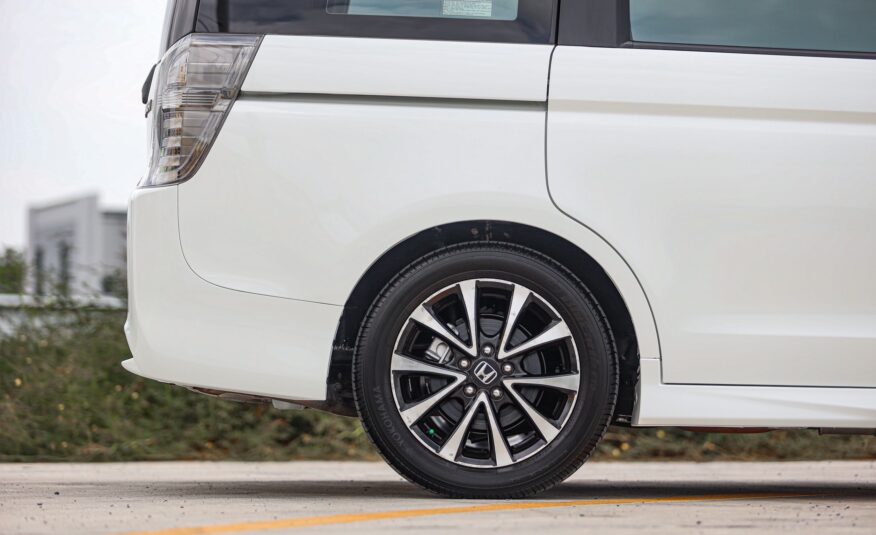 Honda Stepwagon Spada 2.0 EL PF-รถบ้านมือสอง