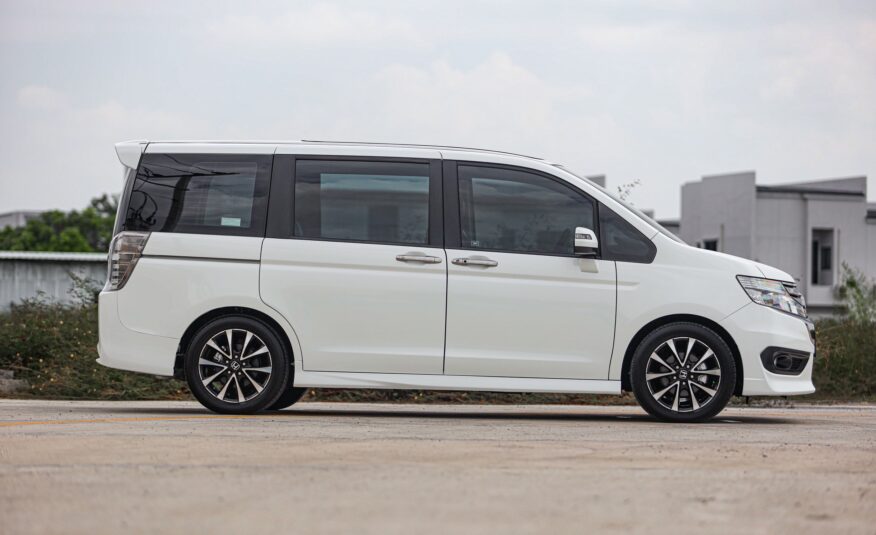 Honda Stepwagon Spada 2.0 EL PF-รถบ้านมือสอง