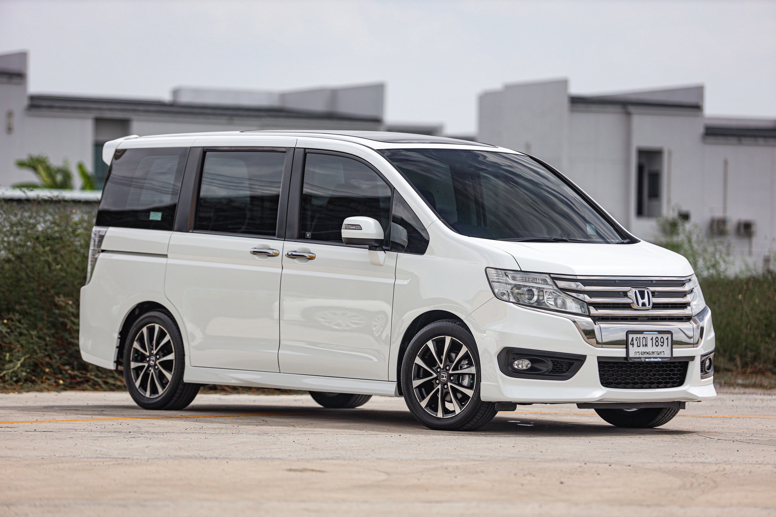 Honda Stepwagon Spada 2.0 EL PF-รถบ้านมือสอง