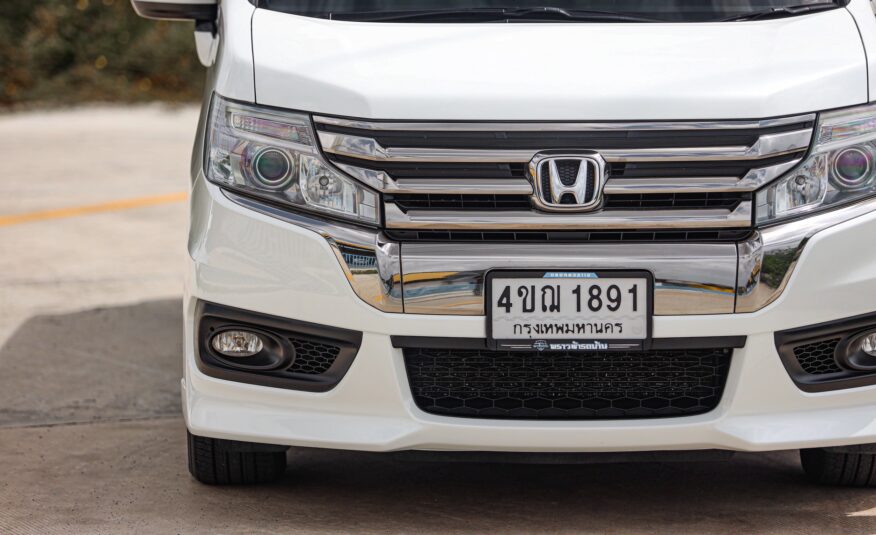 Honda Stepwagon Spada 2.0 EL PF-รถบ้านมือสอง