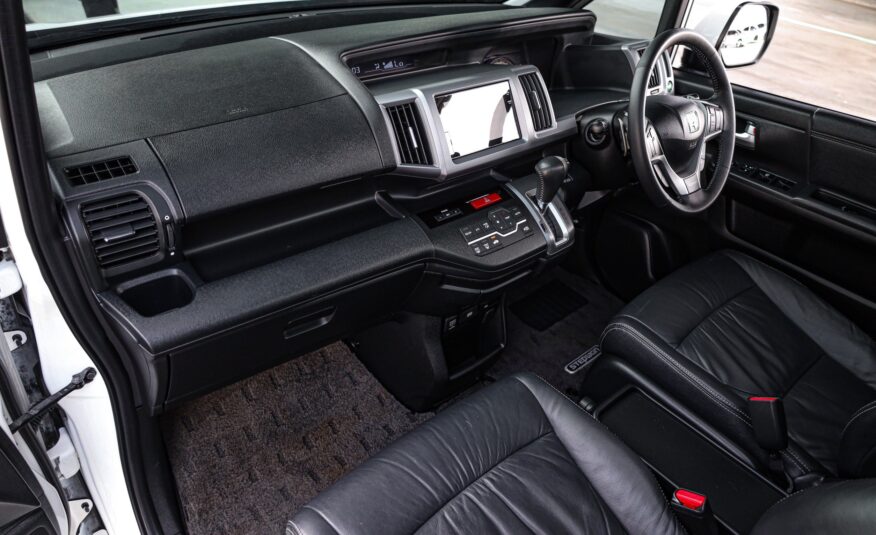 Honda Stepwagon Spada 2.0 EL PF-รถบ้านมือสอง