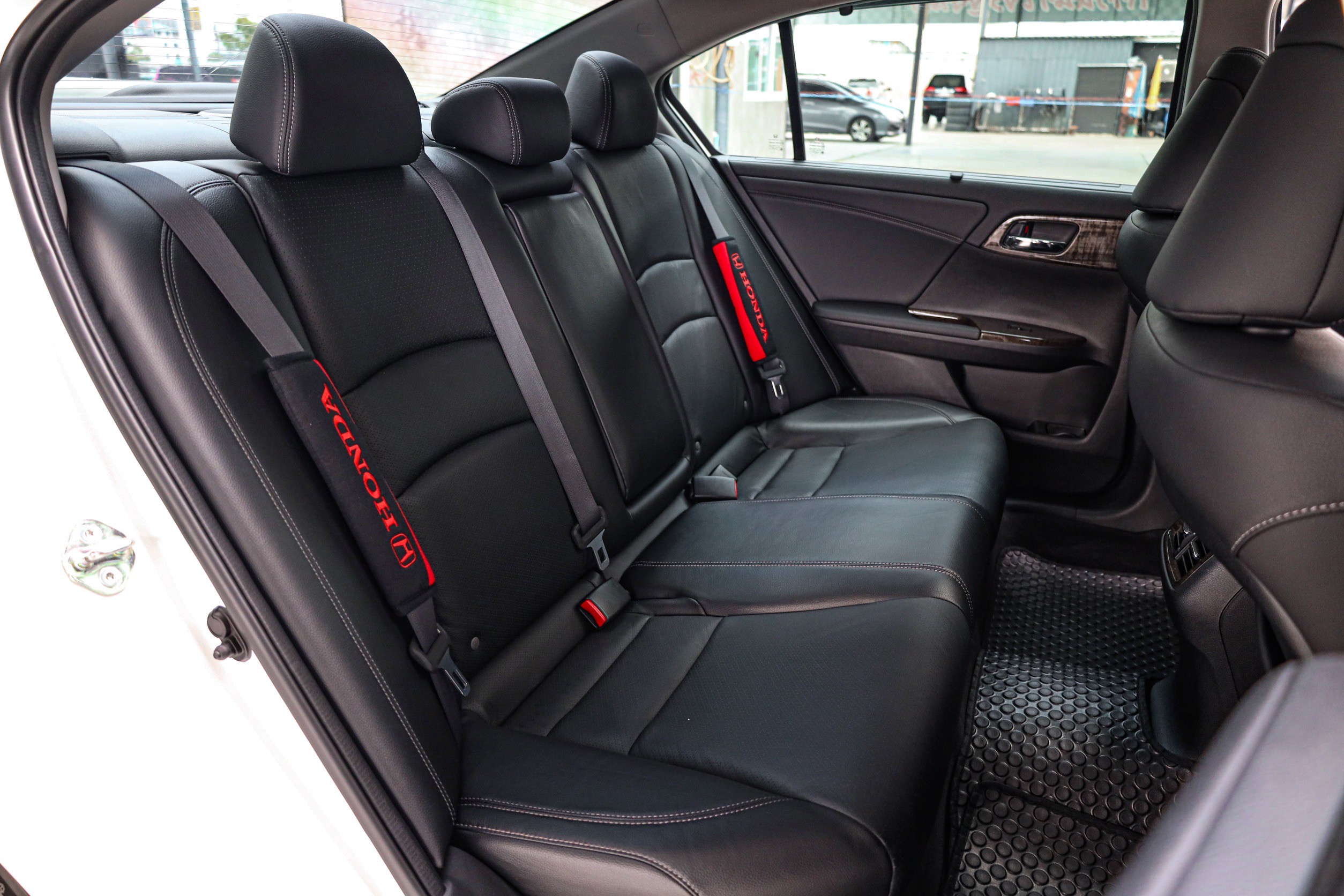 Honda Accord 2.4 Tach PF-รถบ้านมือสอง