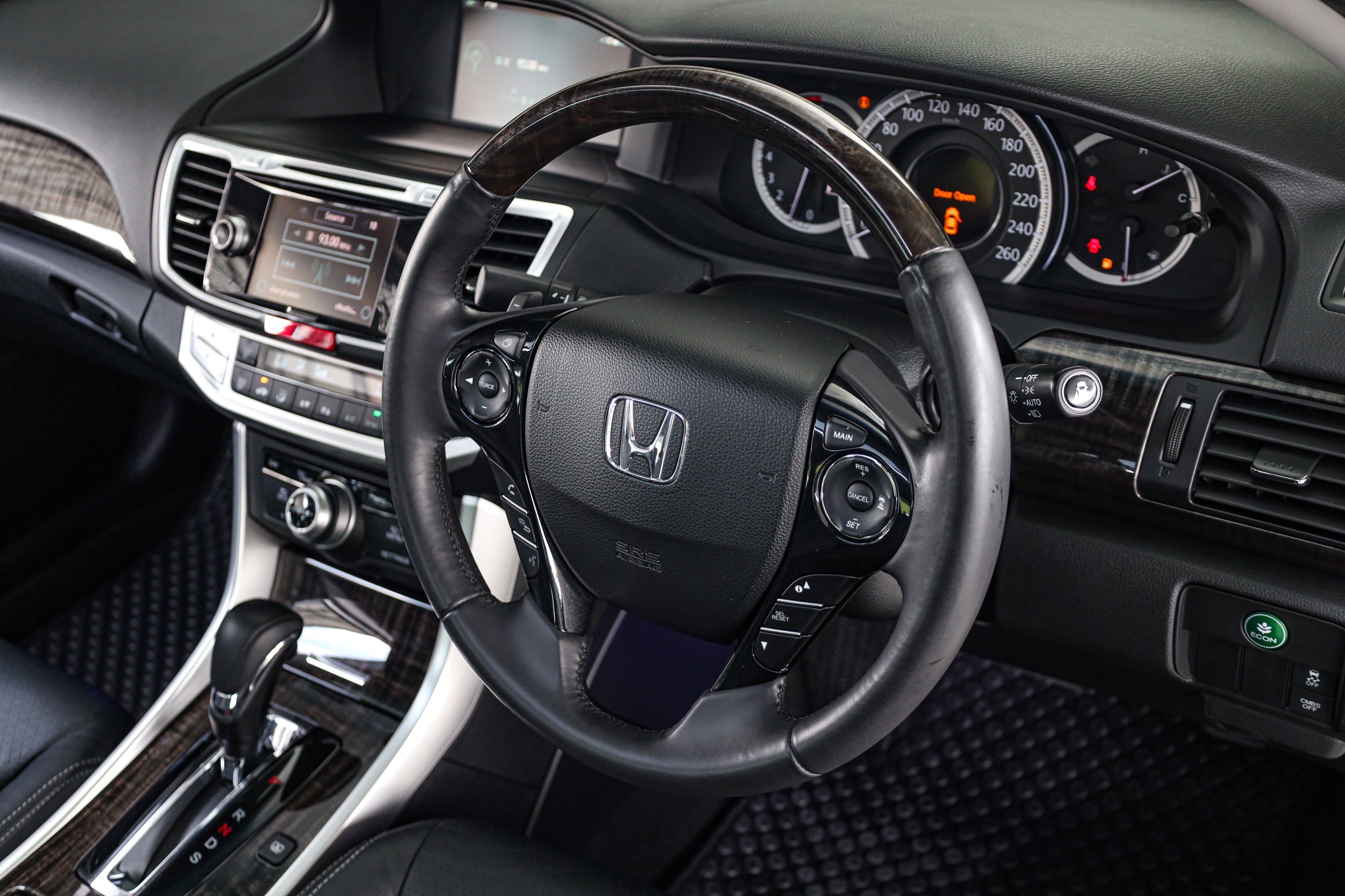 Honda Accord 2.4 Tach PF-รถบ้านมือสอง