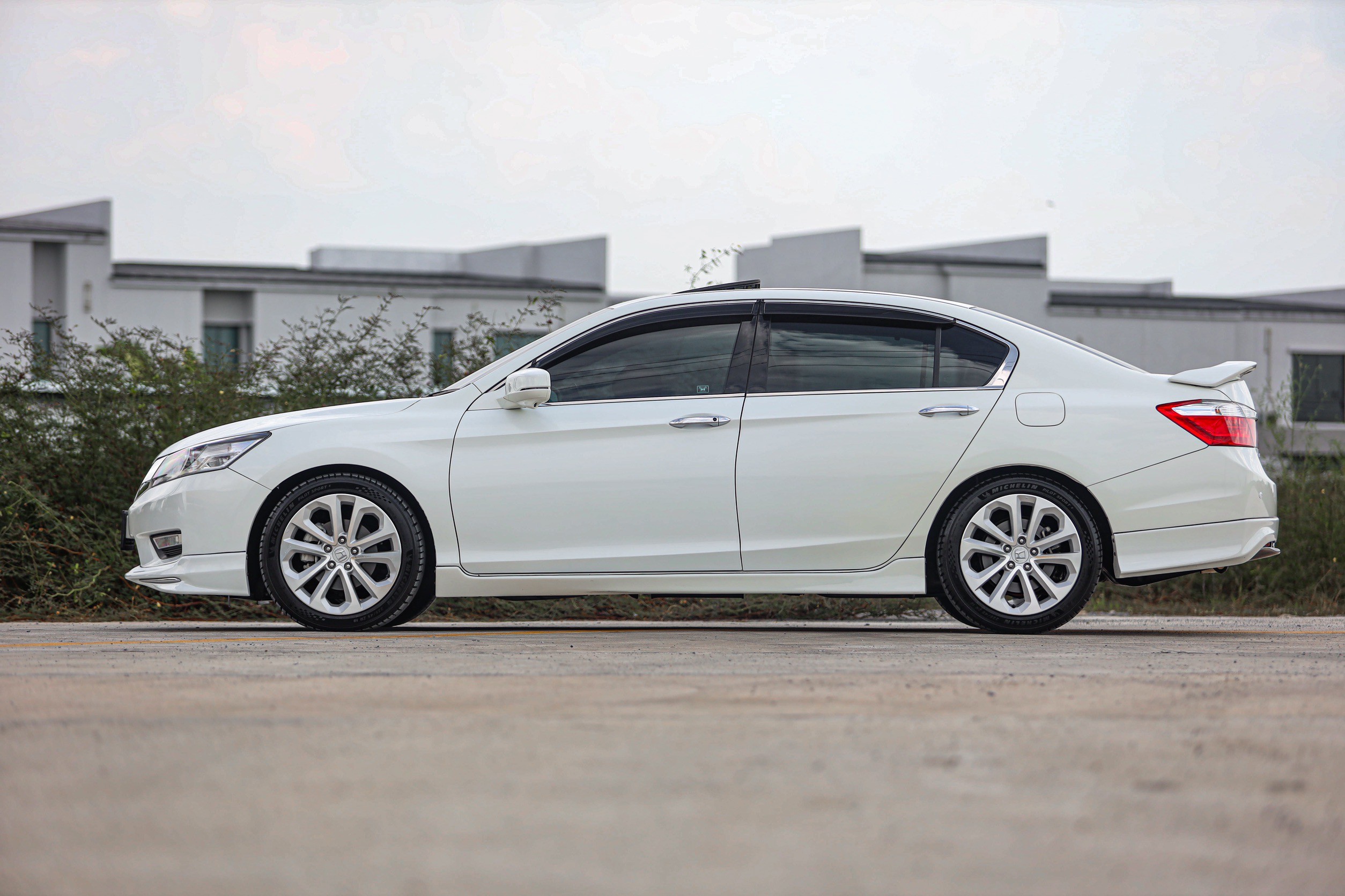 Honda Accord 2.4 Tach PF-รถบ้านมือสอง