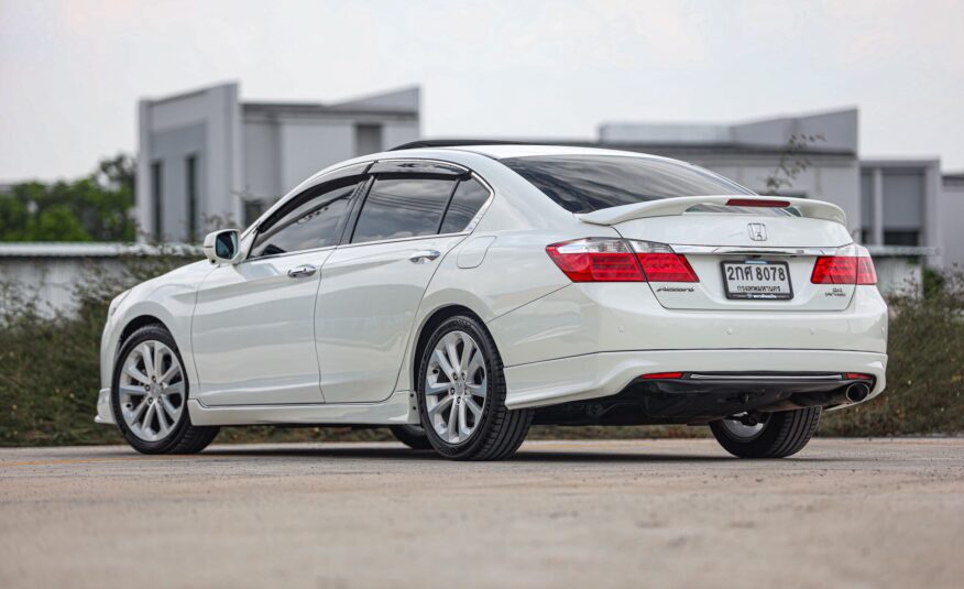 Honda Accord 2.4 Tach PF-รถบ้านมือสอง