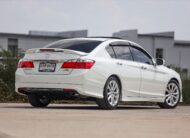 Honda Accord 2.4 Tach PF-รถบ้านมือสอง