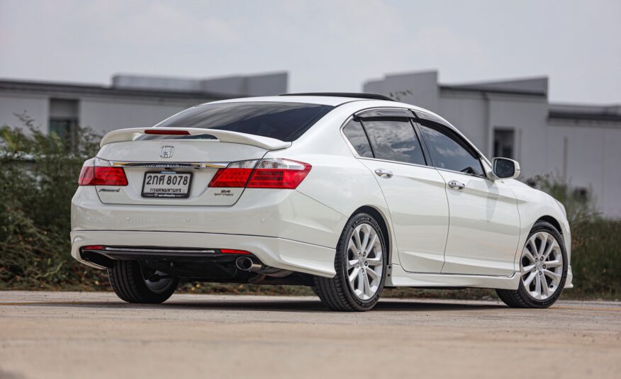 Honda Accord 2.4 Tach PF-รถบ้านมือสอง