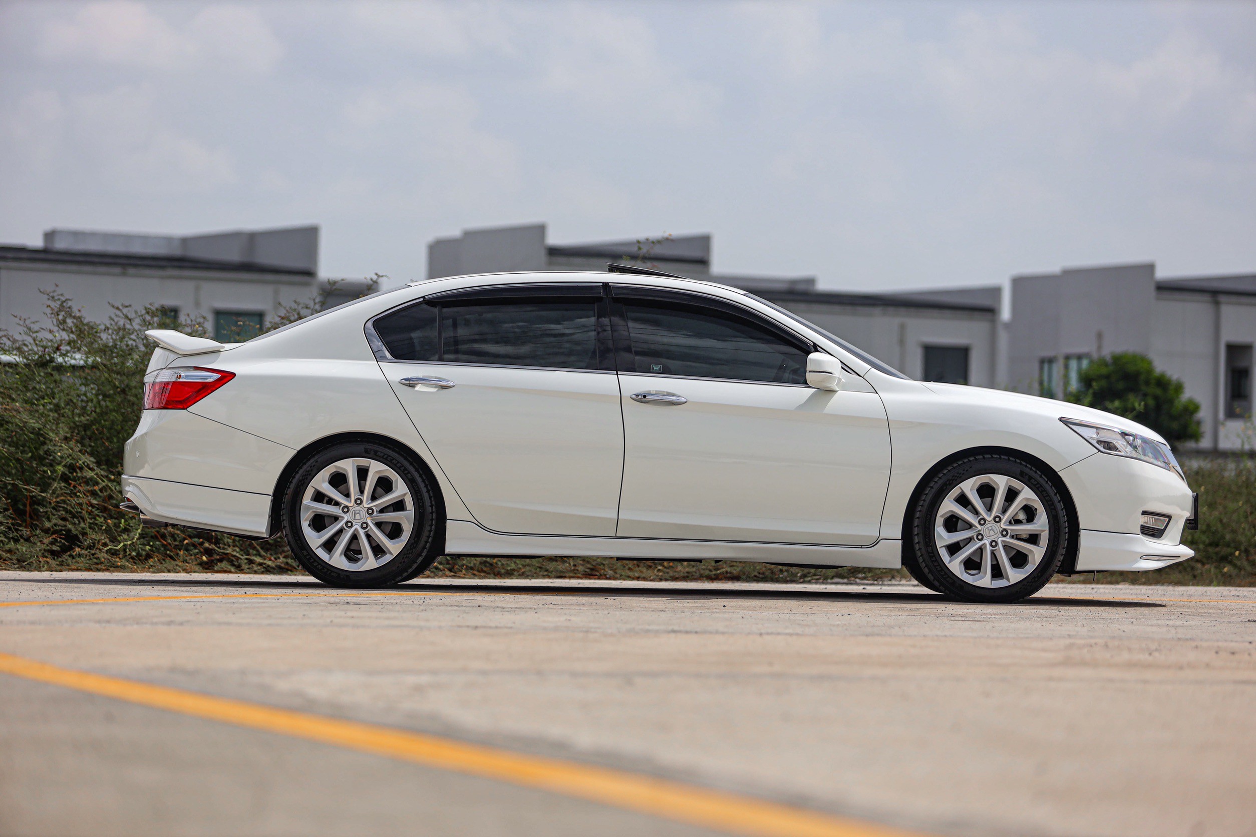 Honda Accord 2.4 Tach PF-รถบ้านมือสอง