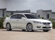 Honda Accord 2.4 Tach PF-รถบ้านมือสอง