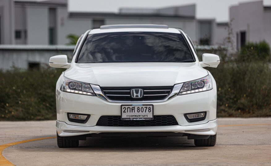 Honda Accord 2.4 Tach PF-รถบ้านมือสอง