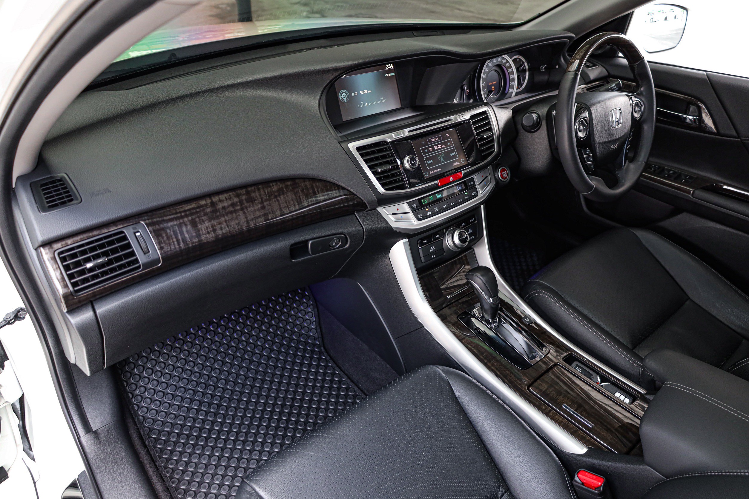 Honda Accord 2.4 Tach PF-รถบ้านมือสอง