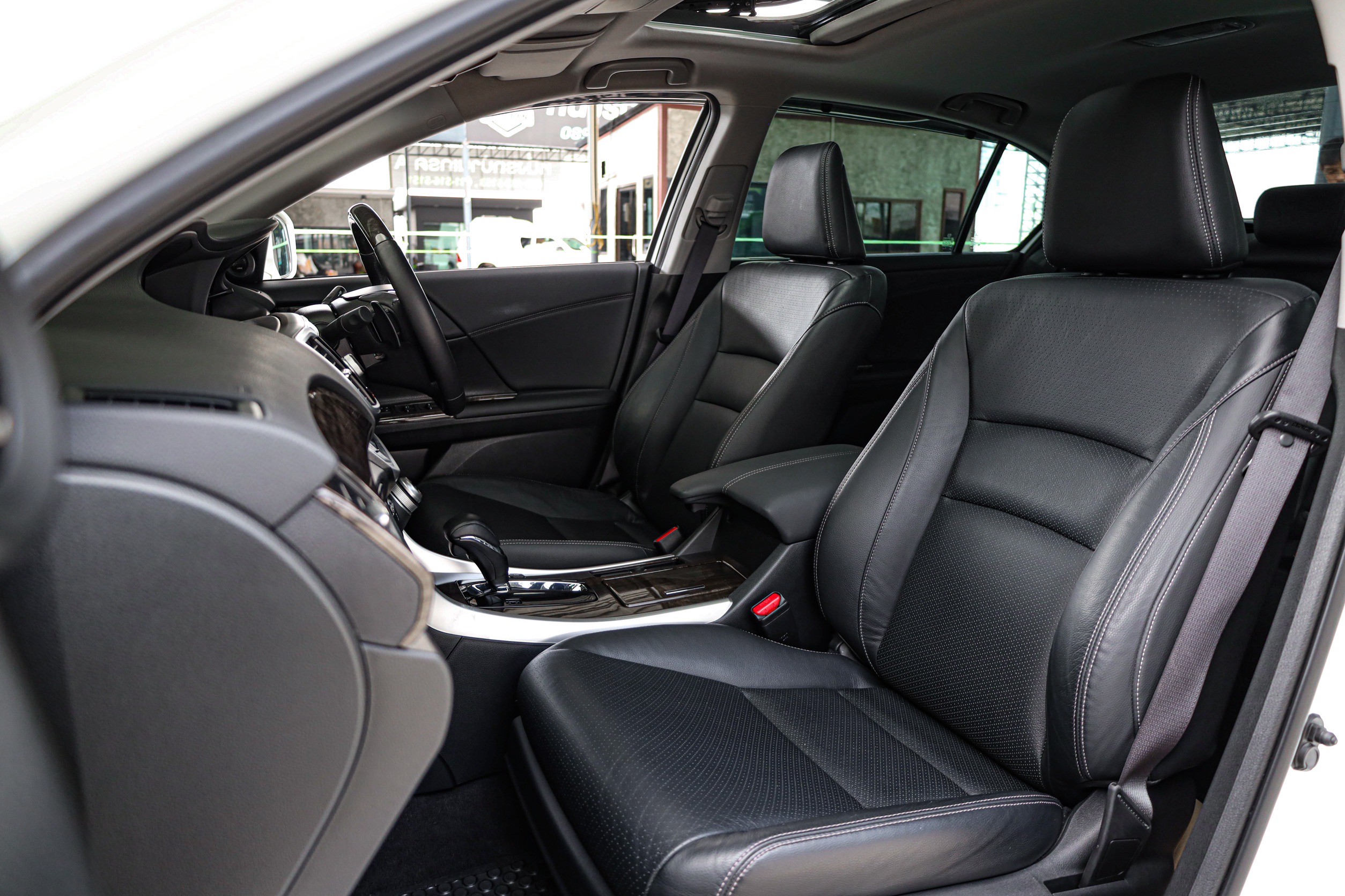 Honda Accord 2.4 Tach PF-รถบ้านมือสอง