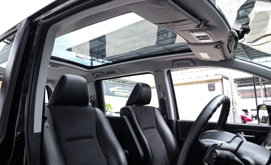 Honda Stepwagon Spada 2.0 E PF-รถบ้านมือสอง