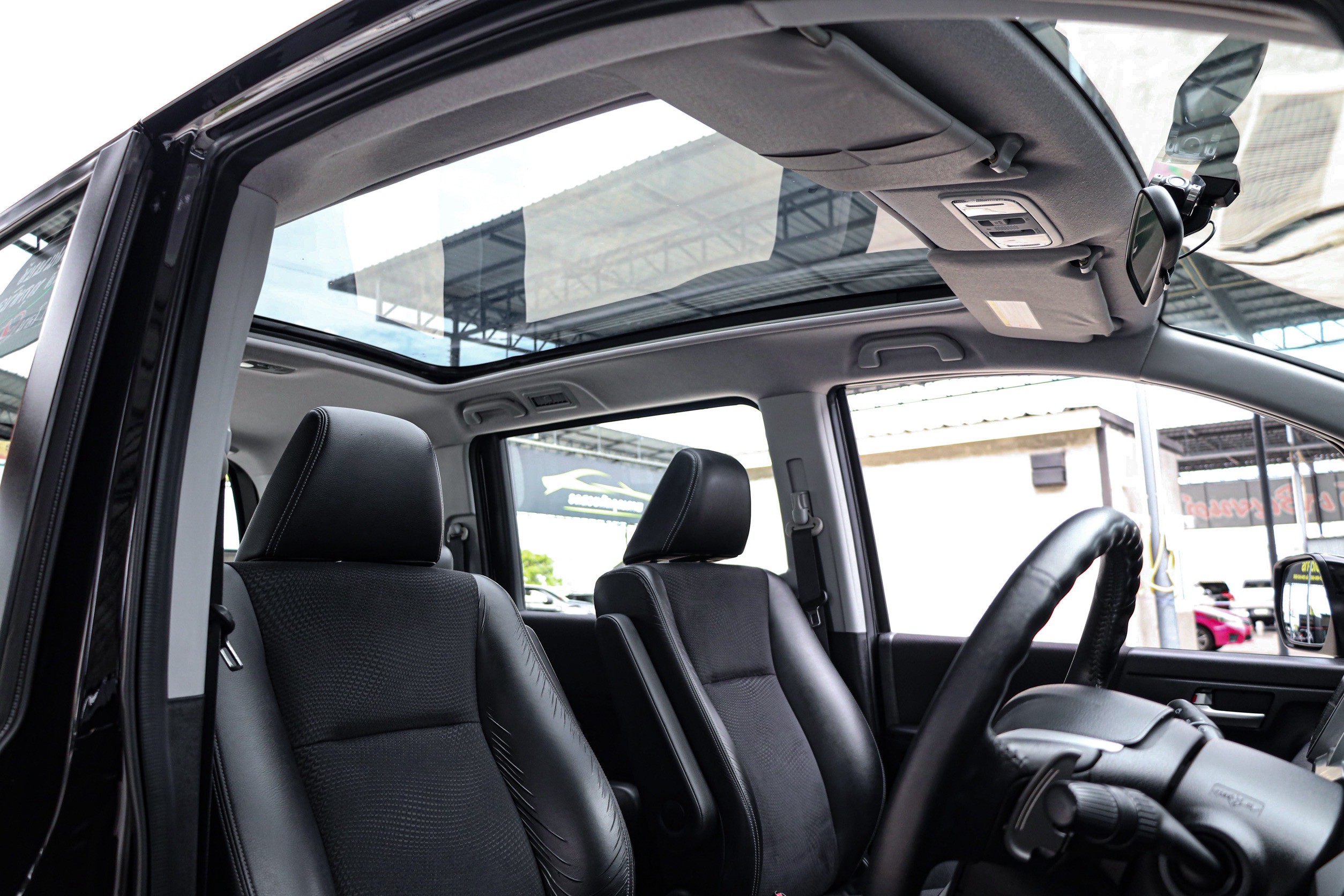 Honda Stepwagon Spada 2.0 E PF-รถบ้านมือสอง