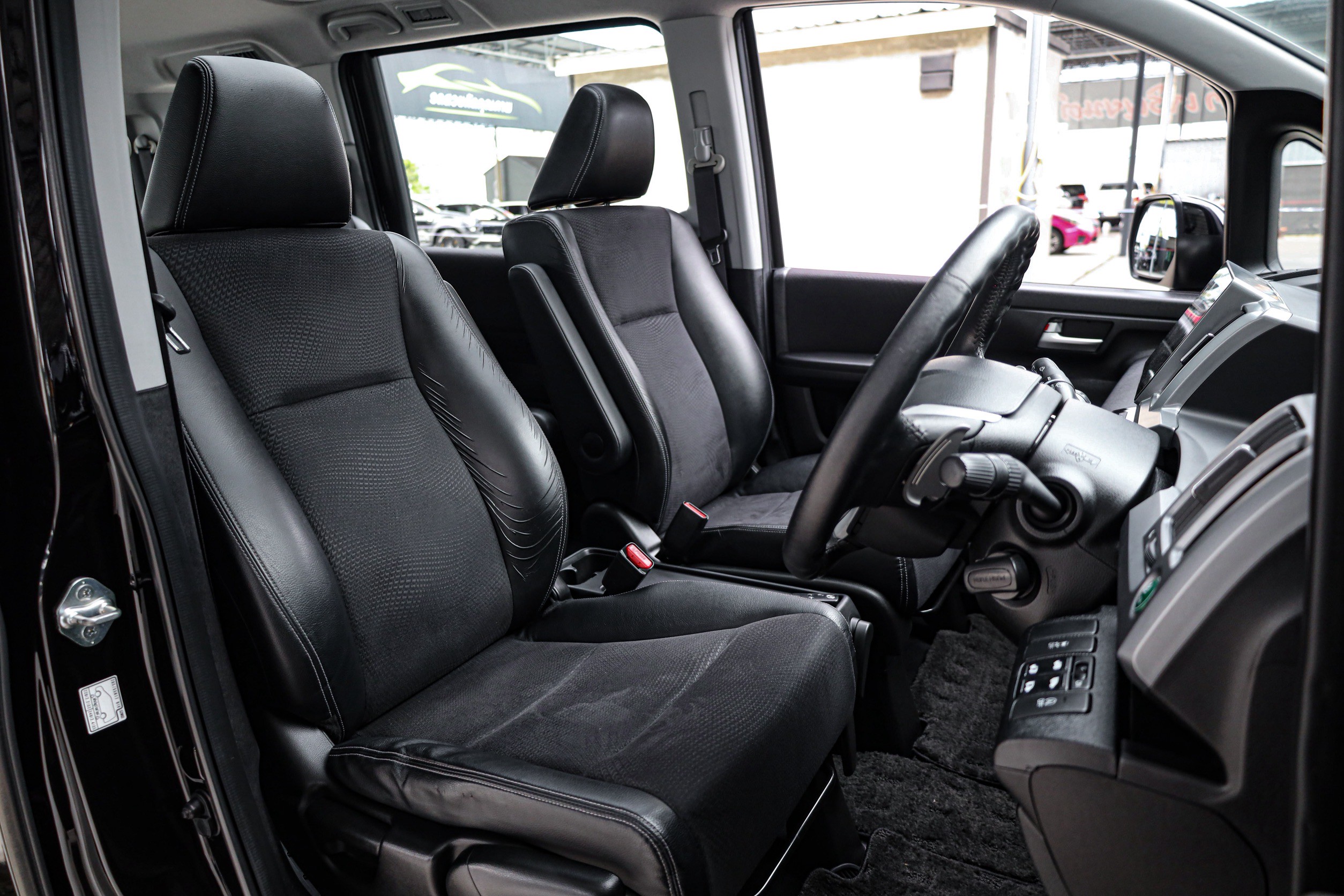 Honda Stepwagon Spada 2.0 E PF-รถบ้านมือสอง