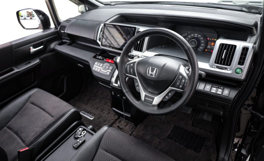 Honda Stepwagon Spada 2.0 E PF-รถบ้านมือสอง