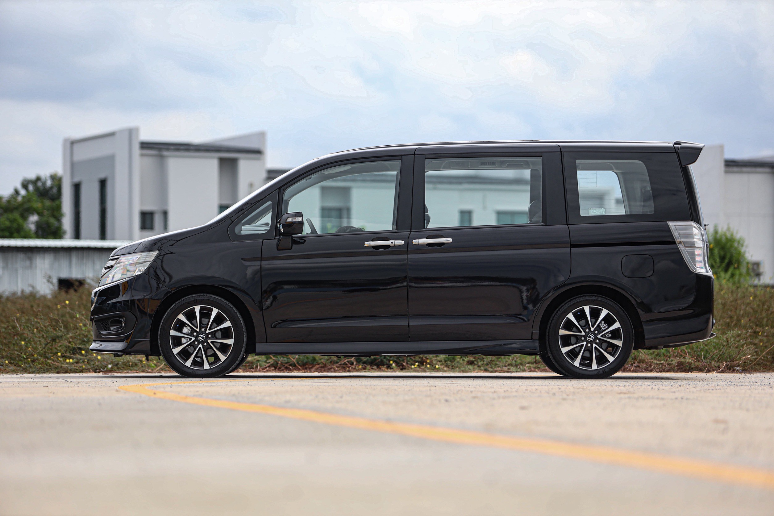 Honda Stepwagon Spada 2.0 E PF-รถบ้านมือสอง