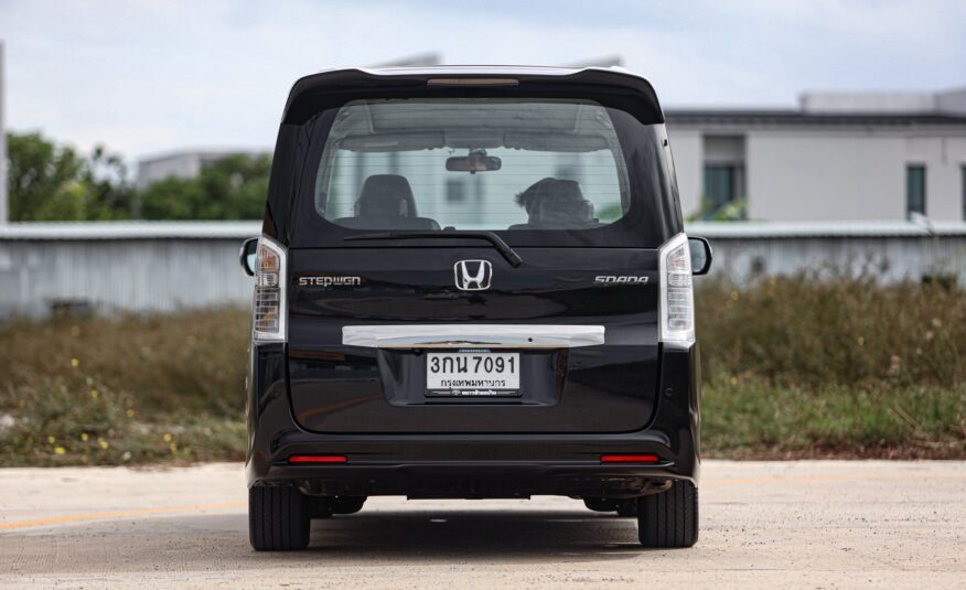 Honda Stepwagon Spada 2.0 E PF-รถบ้านมือสอง